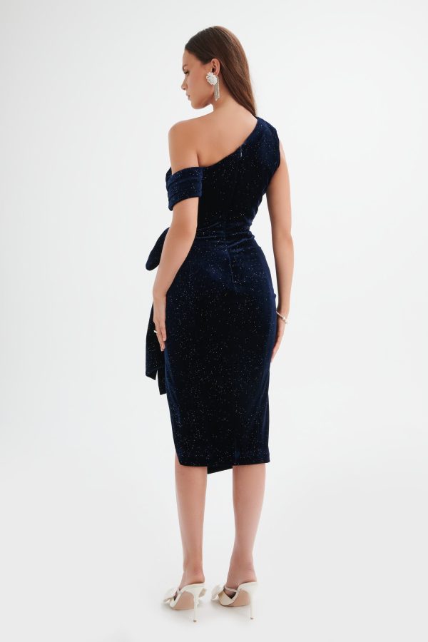 HONEY Glitter Velvet Asymmetric Pleated Bow Midi Dress in Midnight Blue - Image 4